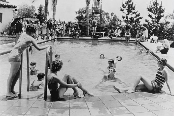 Retro Pool Party