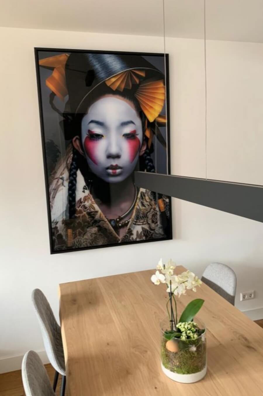 Glasschilderij met Geisha in woonkamer